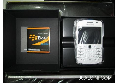 Blackberry Dakota 9900 Garansi Distributor Berrindo BCELL Sisa Stok