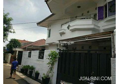 Jual RUMAH Hook 2 Lantai Full Furnished di Pondok Kelapa Jakarta