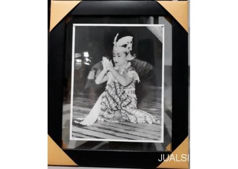 Foto Jadul Megawati Soekarnoputri Cilik Menari Tahun 1954 MGT001