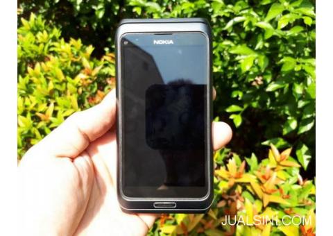 Hape Jadul Nokia E7 Seken Mulus Symbian QWERTY Touchscreen