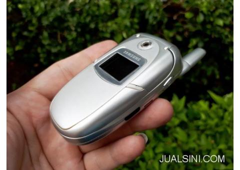 Hape Jadul Samsung SGH-E310 Flip Seken Mulus Kolektor Item