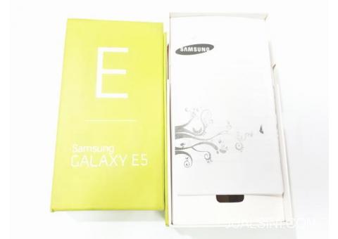 Dus Hape Samsung Galaxy E5 SM-E500H/DS Samsung Box