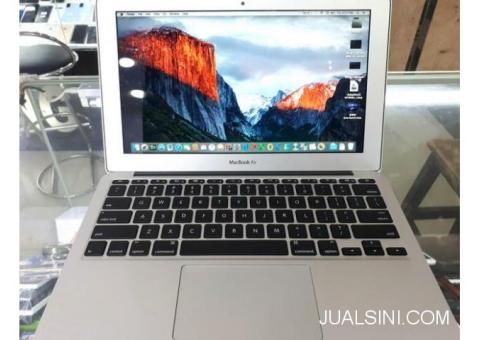 MacBook Air Mid 2011 11.6" A1370 Core i7 1.8GHz RAM 4GB SSD 256GB