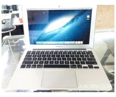 MacBook Air 11-inch A1370 Mid 2011 Core i5 1.6GHz RAM 2GB SSD 64GB