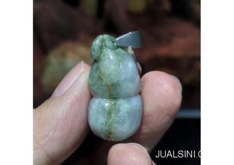 Liontin Batu Giok Jadeite Jade Type A JDT035 White Green Carving